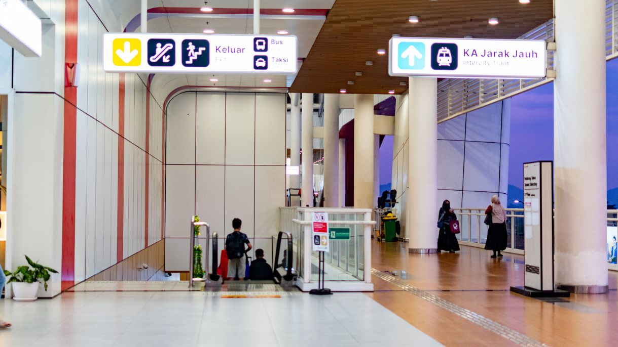 Transportasi Stasiun Whoosh